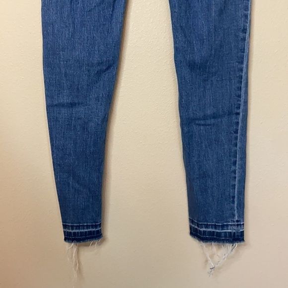 Wrangler Floral Print Embroidered Skinny Jeans - Picture 7 of 8